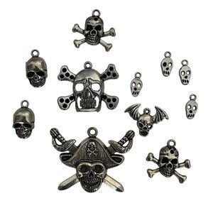 SKULL PENDANT CHARM LOT JEWELLERY MAKING SILVER TONE